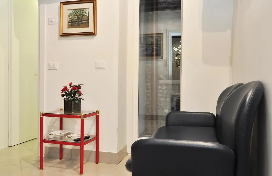 Cozy Apartment Near Rialto Bridge/ St.Mark Square-1