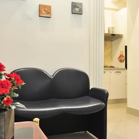 Cozy Apartment Near Rialto Bridge/ St.Mark Square-3